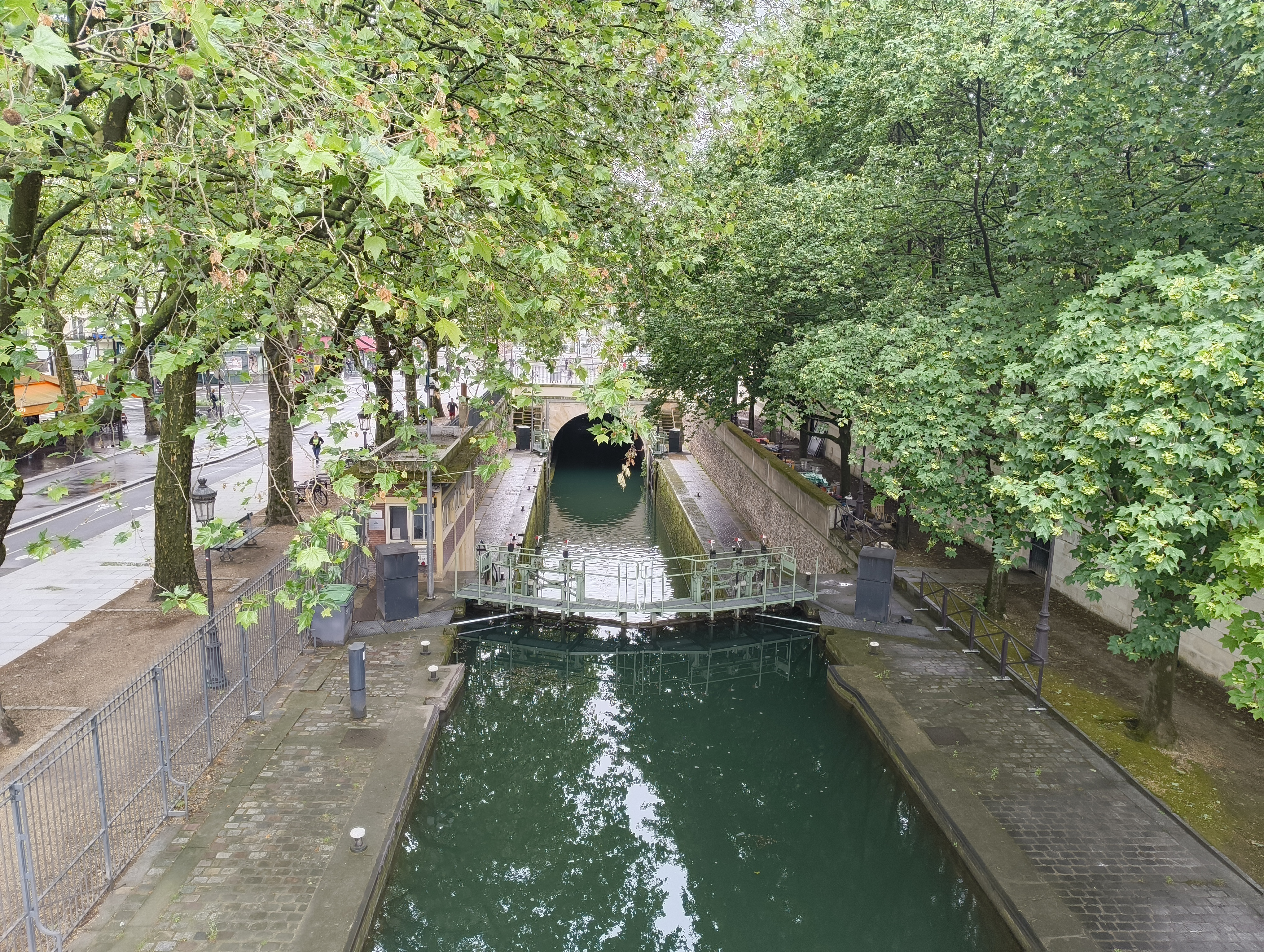 The lock at the south end of the Bassin de la Villette, Quai de la Loire, Paris, immediately beside la Rotonde de la Villette, photographed 17 May 2026